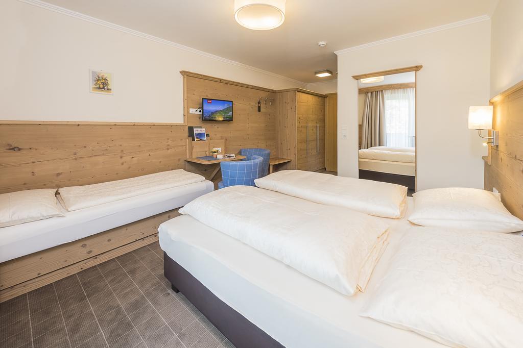 Hotel Garni Entstrasser Kitzbuhel Ngoại thất bức ảnh